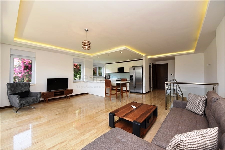 Садовый дуплекс рядом с морем в Конаклы