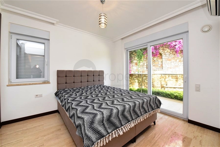 Садовый дуплекс рядом с морем в Конаклы