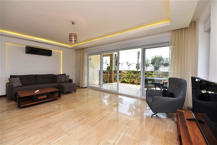 Садовый дуплекс рядом с морем в Конаклы