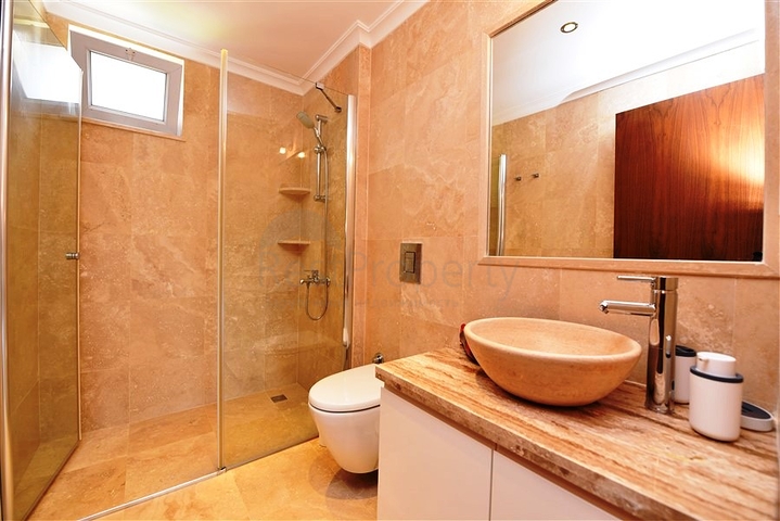 Садовый дуплекс рядом с морем в Конаклы