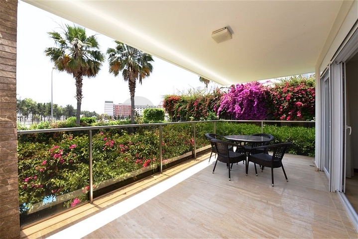 Садовый дуплекс рядом с морем в Конаклы