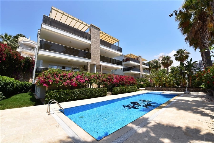 Садовый дуплекс рядом с морем в Конаклы