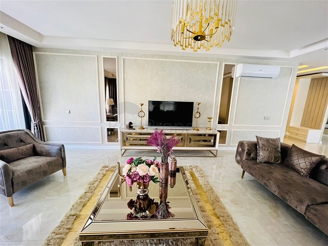 Шикарный пентхаус у моря в элитном районе Каргыджак