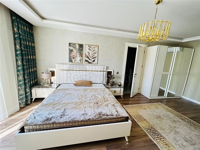 Шикарный пентхаус у моря в элитном районе Каргыджак