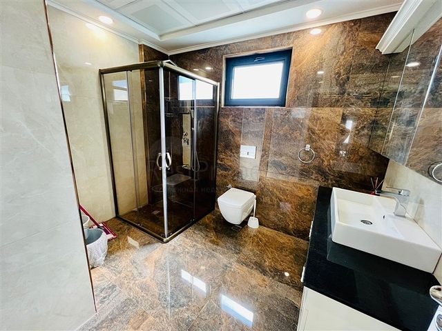 Шикарный пентхаус у моря в элитном районе Каргыджак