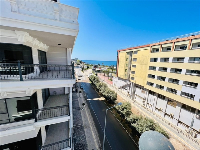 Шикарный пентхаус у моря в элитном районе Каргыджак