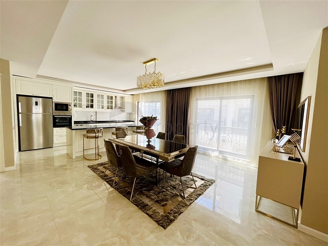 Шикарный пентхаус у моря в элитном районе Каргыджак