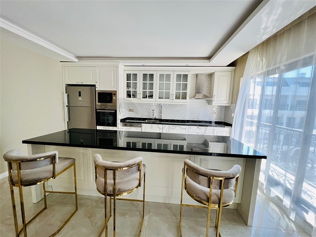 Шикарный пентхаус у моря в элитном районе Каргыджак