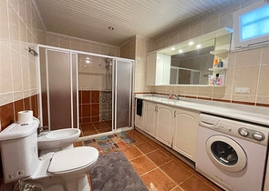 Трехкомнатная квартира на первой линии в районе Махмутлар