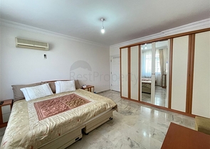 Трехкомнатная квартира на первой линии в районе Махмутлар