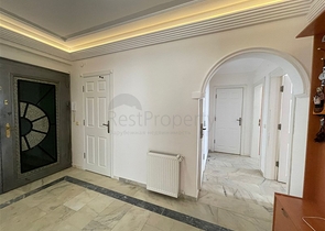 Трехкомнатная квартира на первой линии в районе Махмутлар