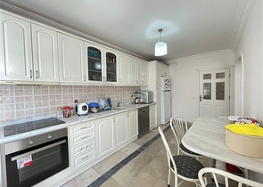 Трехкомнатная квартира на первой линии в районе Махмутлар