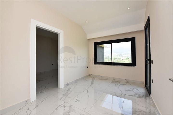 Новый пентхаус 3+1 в районе Махмутлар 750 м от моря