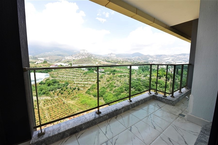 Новый пентхаус 3+1 в районе Махмутлар 750 м от моря