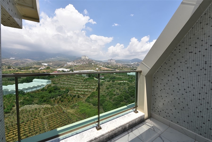 Новый пентхаус 3+1 в районе Махмутлар 750 м от моря