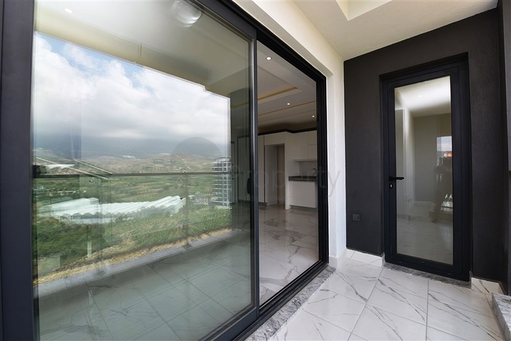 Новый пентхаус 3+1 в районе Махмутлар 750 м от моря