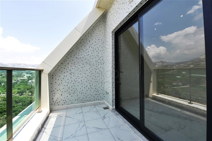 Новый пентхаус 3+1 в районе Махмутлар 750 м от моря