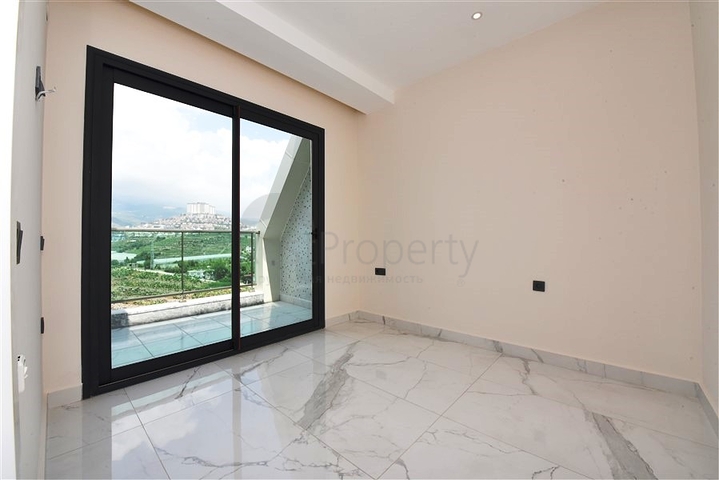 Новый пентхаус 3+1 в районе Махмутлар 750 м от моря