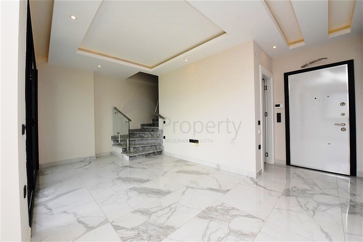 Новый пентхаус 3+1 в районе Махмутлар 750 м от моря