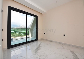 Новый пентхаус 3+1 в районе Махмутлар 750 м от моря