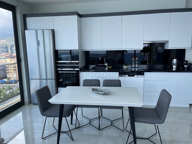 Квартира с панорамным видом на первой береговой линии