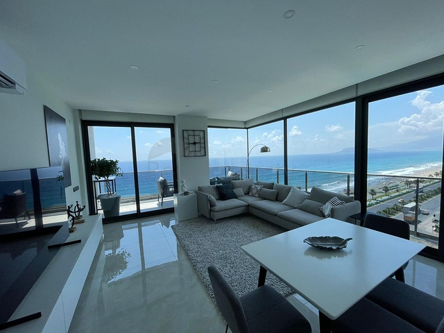 Квартира с панорамным видом на первой береговой линии