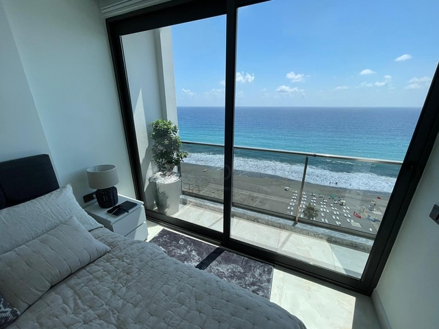 Квартира с панорамным видом на первой береговой линии