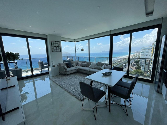 Квартира с панорамным видом на первой береговой линии