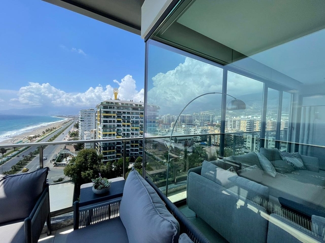 Квартира с панорамным видом на первой береговой линии