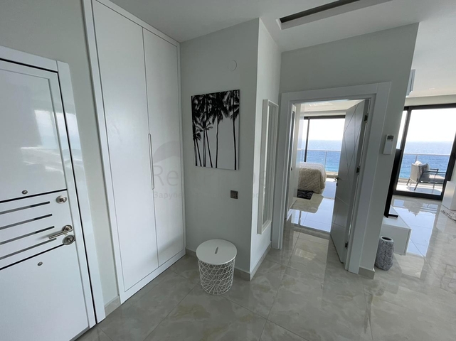 Квартира с панорамным видом на первой береговой линии