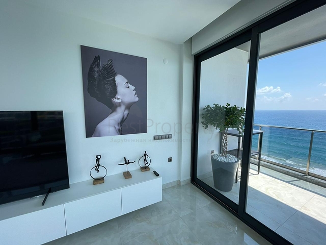 Квартира с панорамным видом на первой береговой линии