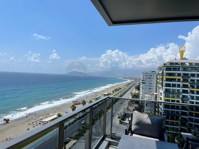 Квартира с панорамным видом на первой береговой линии