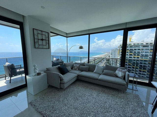 Квартира с панорамным видом на первой береговой линии