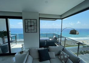 Квартира с панорамным видом на первой береговой линии