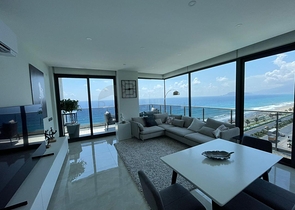 Квартира с панорамным видом на первой береговой линии