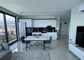 Квартира с панорамным видом на первой береговой линии