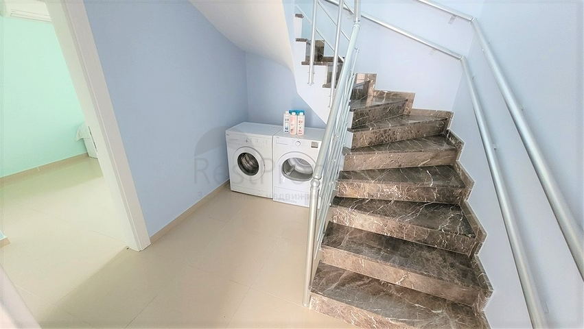 Двухуровневая квартира 3+1 в одном из жилых комплексов района Каргыджак