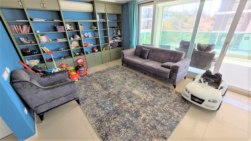 Двухуровневая квартира 3+1 в одном из жилых комплексов района Каргыджак