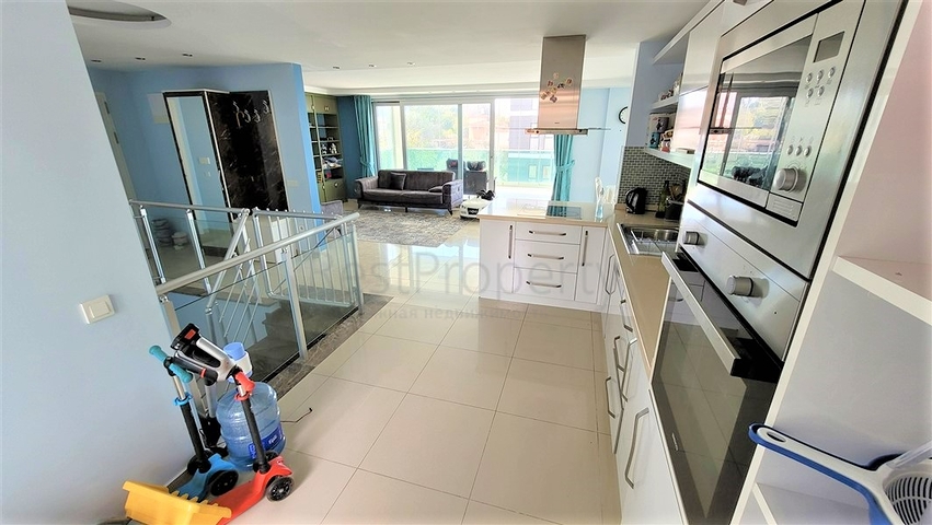 Двухуровневая квартира 3+1 в одном из жилых комплексов района Каргыджак