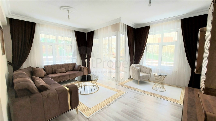 Меблированная трехкомнатная квартира с отдельной кухней 