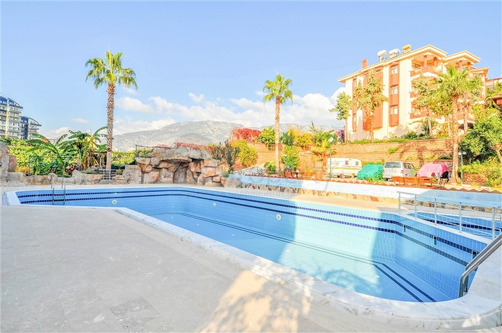 Меблированная трехкомнатная квартира с отдельной кухней 