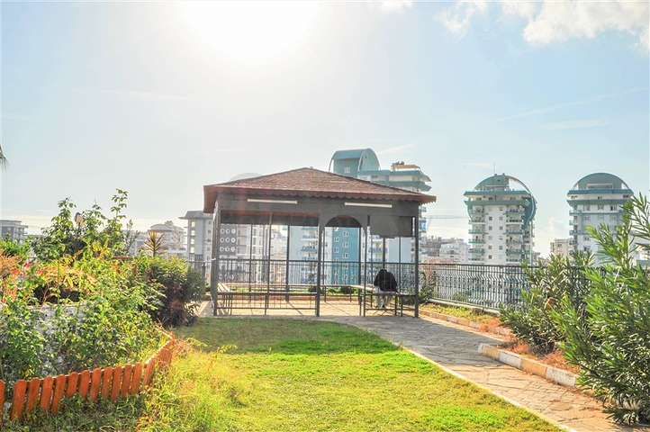 Меблированная трехкомнатная квартира с отдельной кухней 