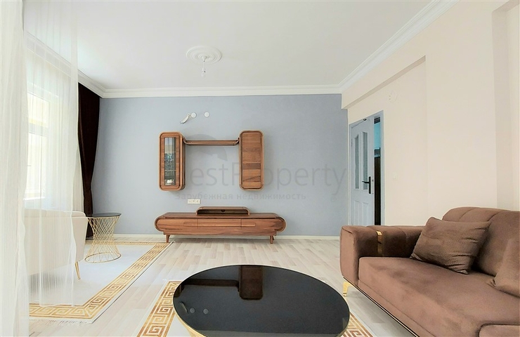 Меблированная трехкомнатная квартира с отдельной кухней 