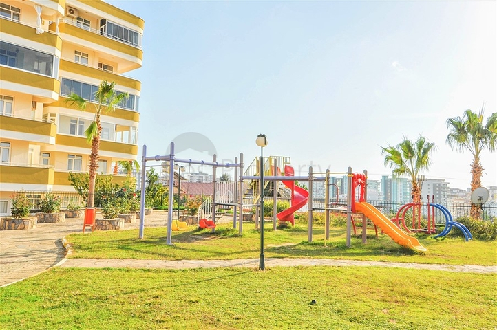 Меблированная трехкомнатная квартира с отдельной кухней 