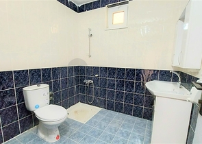 Меблированная трехкомнатная квартира с отдельной кухней 