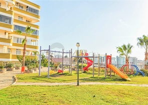 Меблированная трехкомнатная квартира с отдельной кухней 