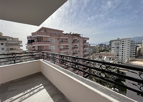 Пентхаус 4+1 в центре района Махмутлар