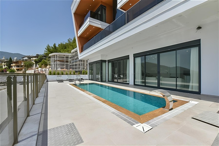 Виллы с потрясающим видом в районе Бекташ