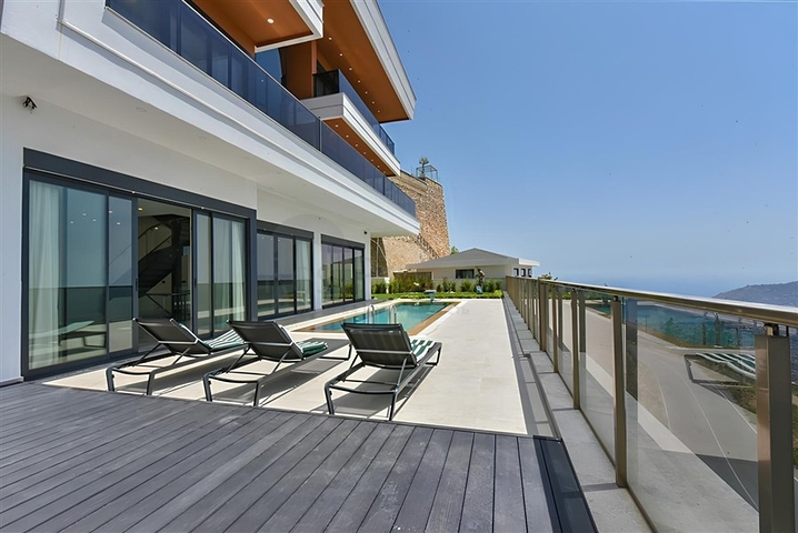 Виллы с потрясающим видом в районе Бекташ