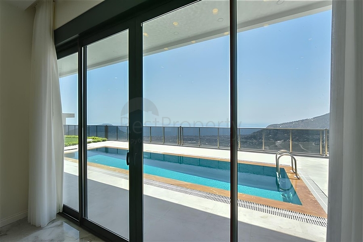 Виллы с потрясающим видом в районе Бекташ